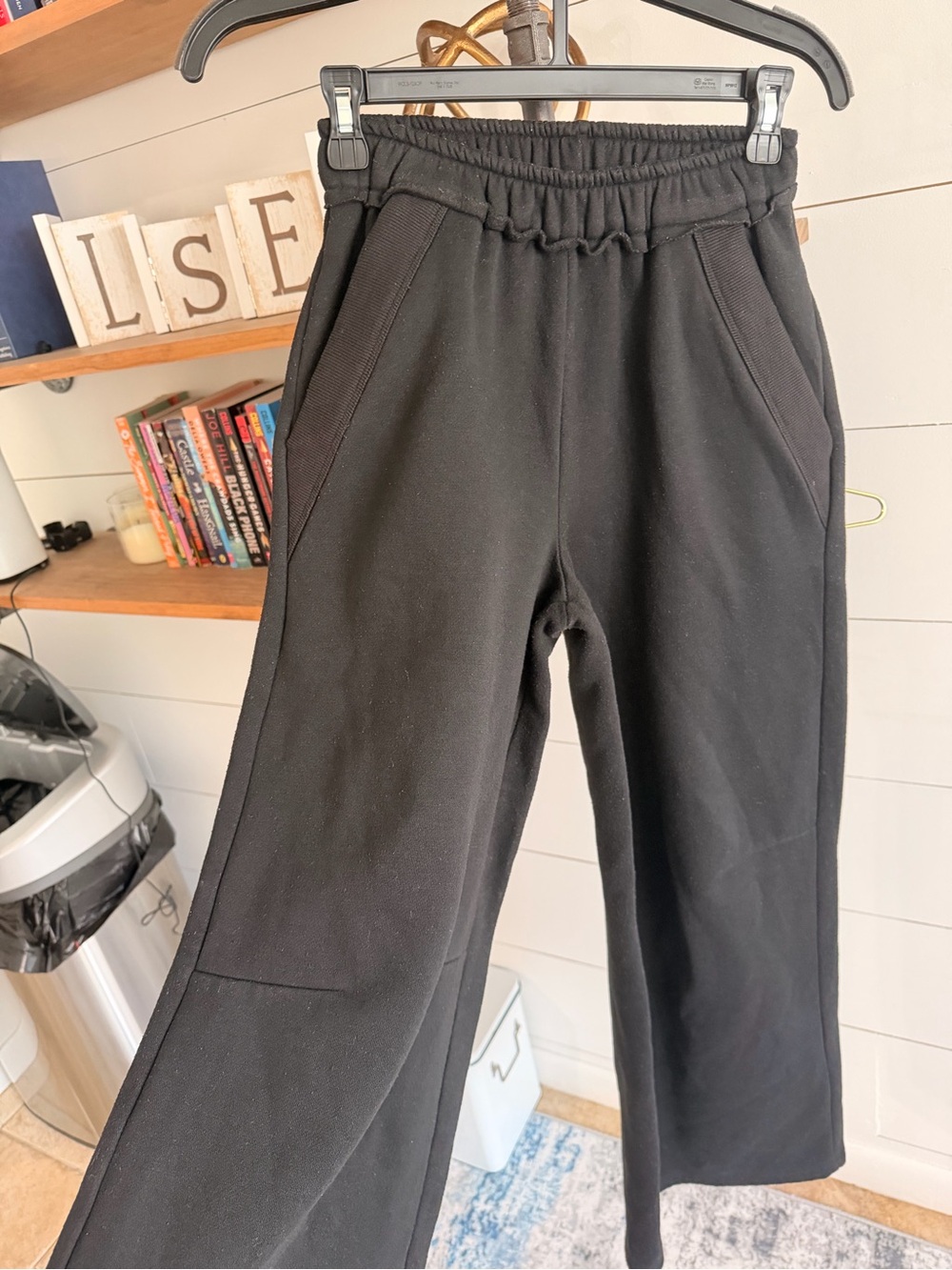 Edikted Black Wide-Leg Elastic-Waist Sweatpants for Kids - Picture 3 of 5